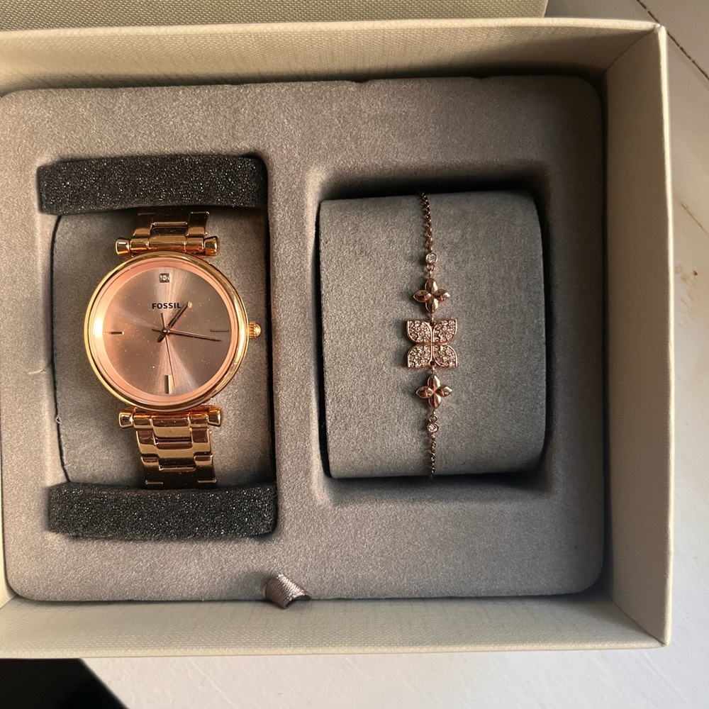 NWT Fossil Women’s Stainless Steel Rose Gold Watch and Butterfly Bracelet